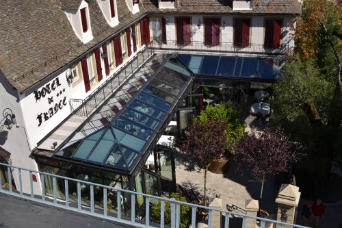 véranda en acier à profiles de pont thermique pour un restaurant